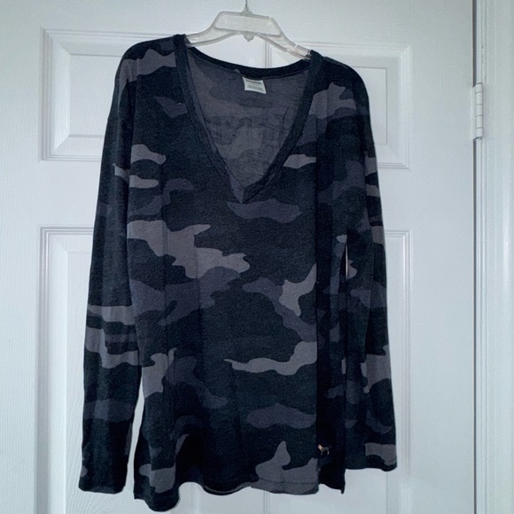 Camo VS Pink Shirt! - Picture 5 of 7